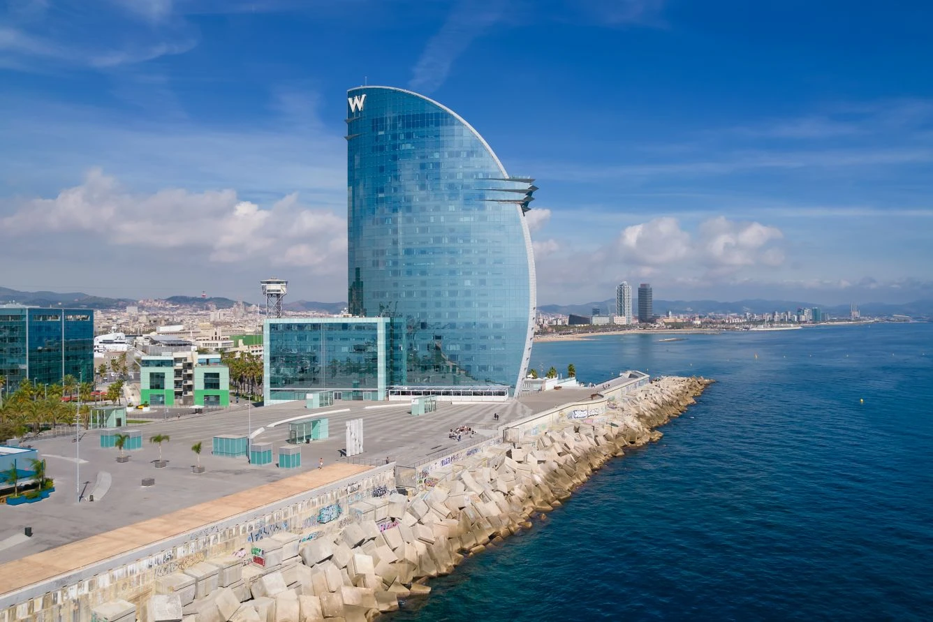 wh bcnwh w barcelona 23882 classic hor